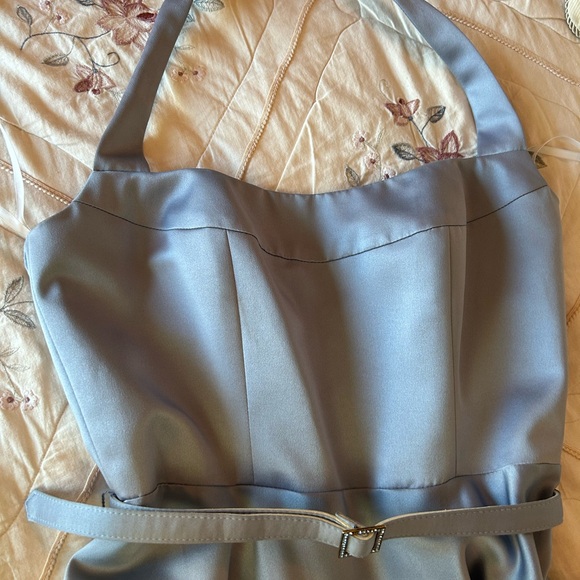 Halter strap satin dress - Picture 7 of 9